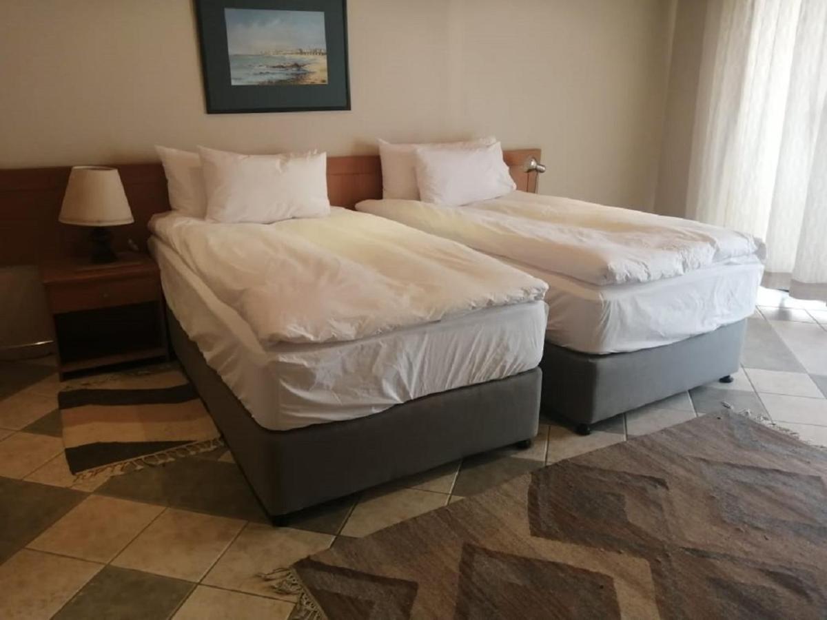 Hotel Pension Palmquell Klein Windhoek Екстериор снимка